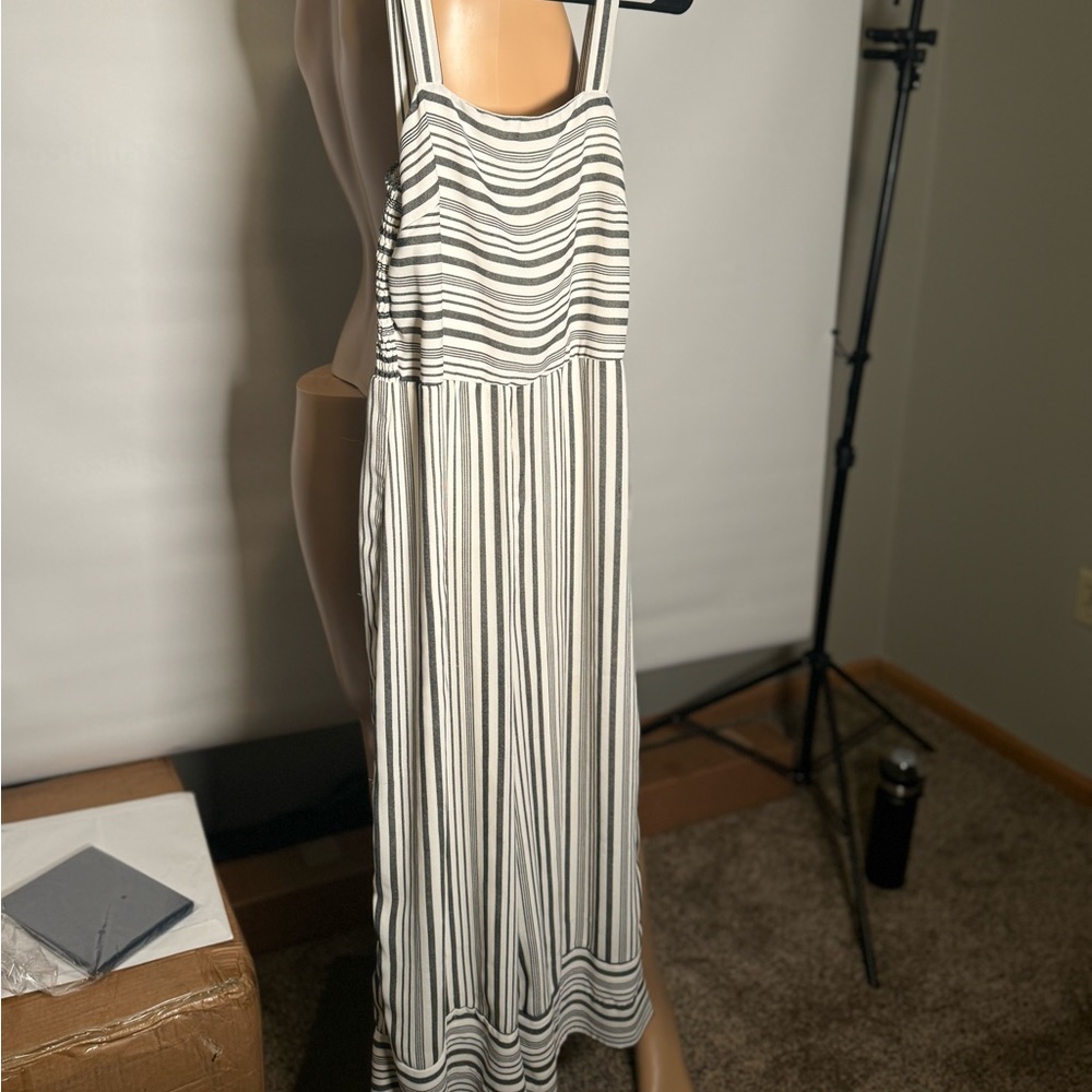 Cute jumpsuit stripped, cinched back